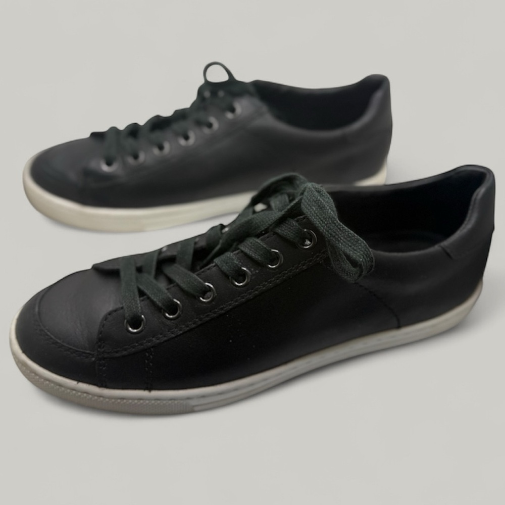 Black Leather Women’s Porter Sneakers Sz 8